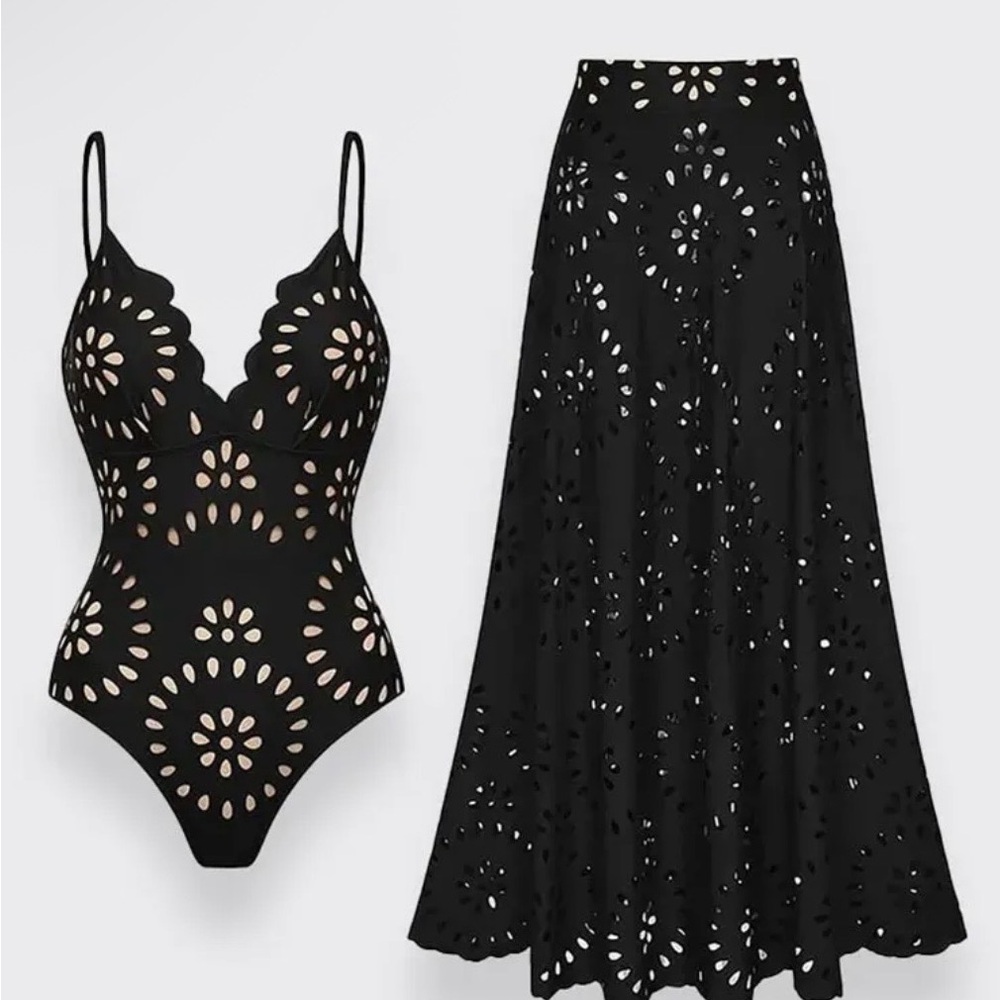🌼NIP - NvR worn Black Cutout Swimsuit and Skirt Set🌼
